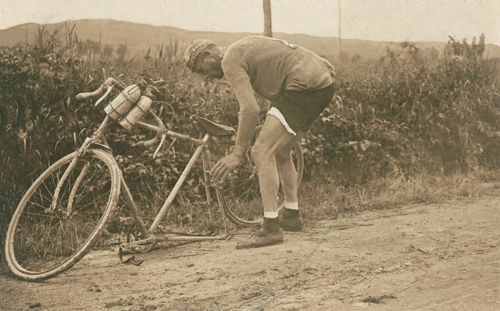 Bartolomeo Aimo, terzo al Giro d’Italia nel 1928, combatt sul Carso distinguendosi per umilt e caparbiet. Fu di ispirazione per uno dei personaggi di Ernest Hemingway in “Addio alle armi”. (Archivio Gazzetta)